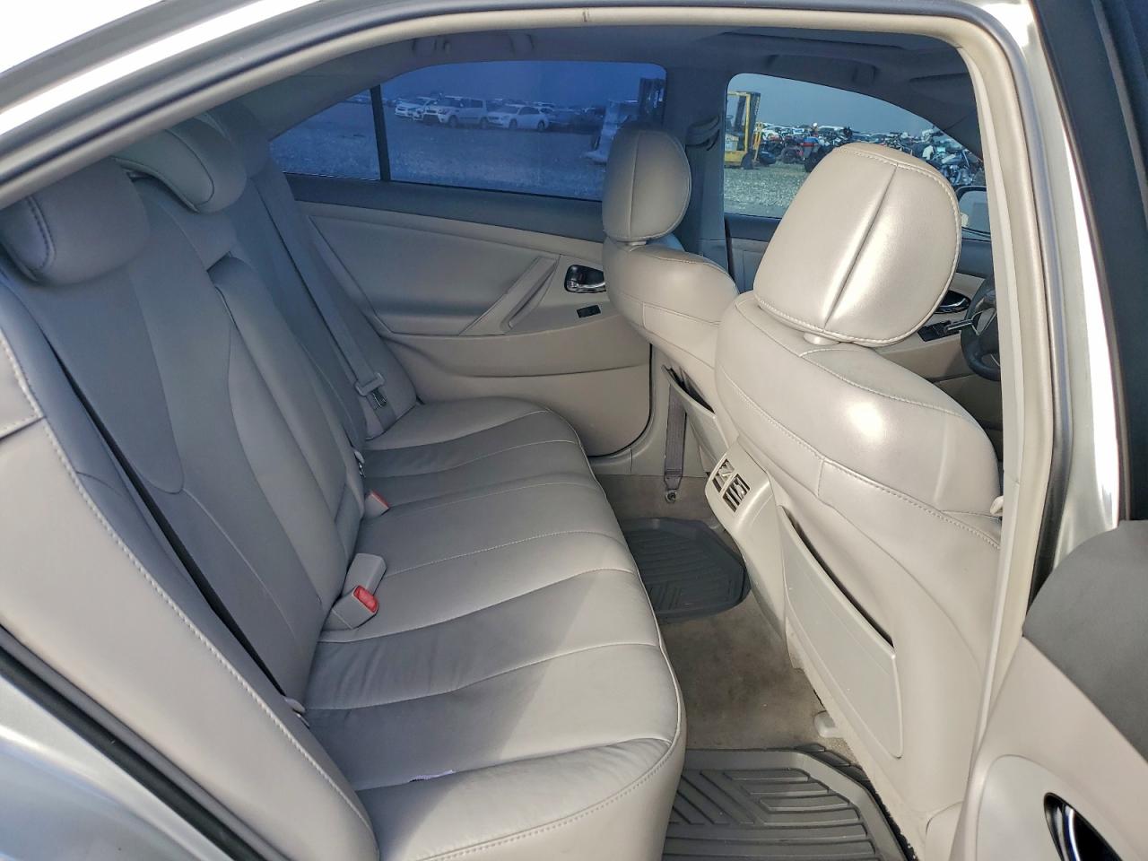 2009 TOYOTA CAMRY photo 10