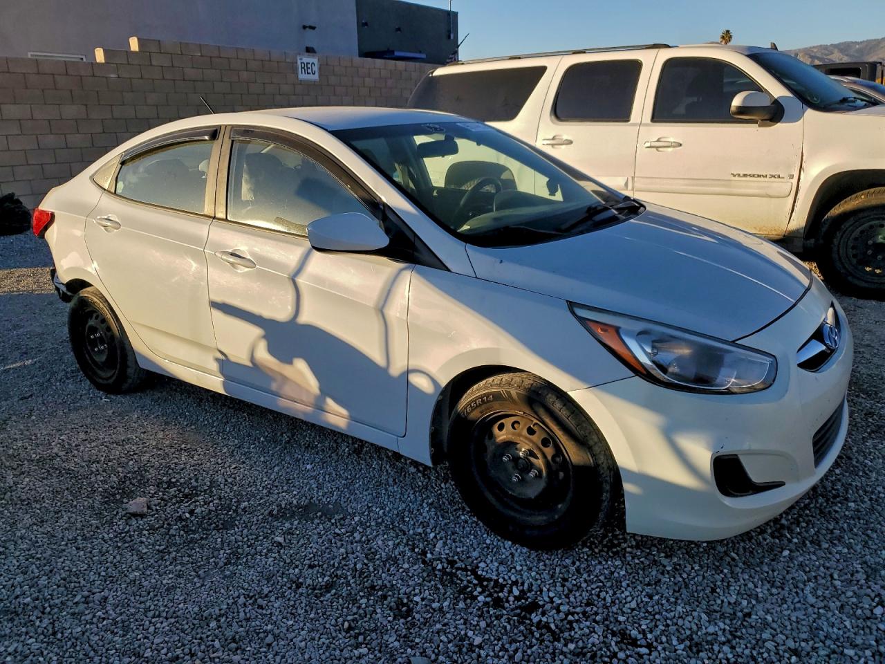 2017 HYUNDAI ACCENT SE photo 4