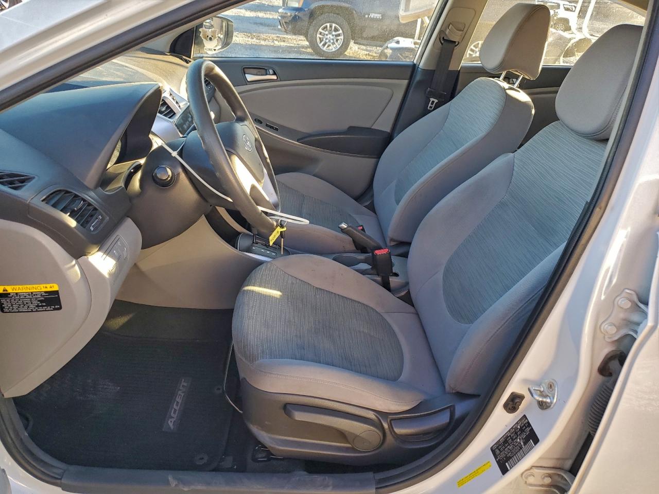 2017 HYUNDAI ACCENT SE photo 7