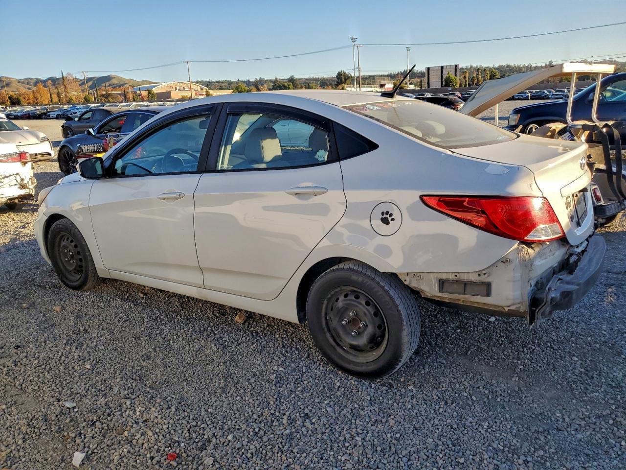 2017 HYUNDAI ACCENT SE photo 2