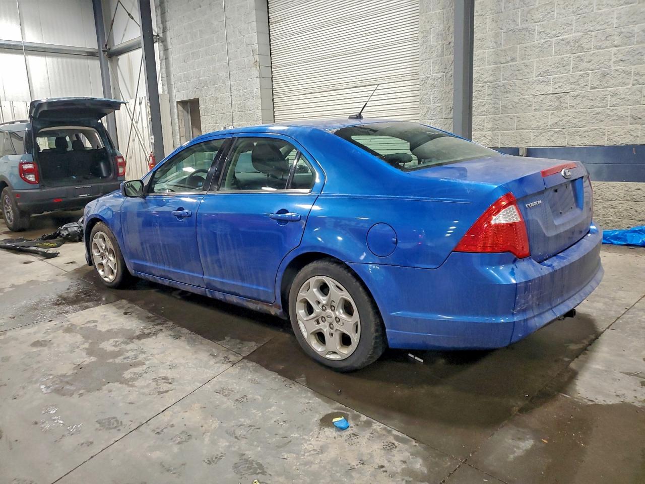 2011 FORD FUSION SE photo 2