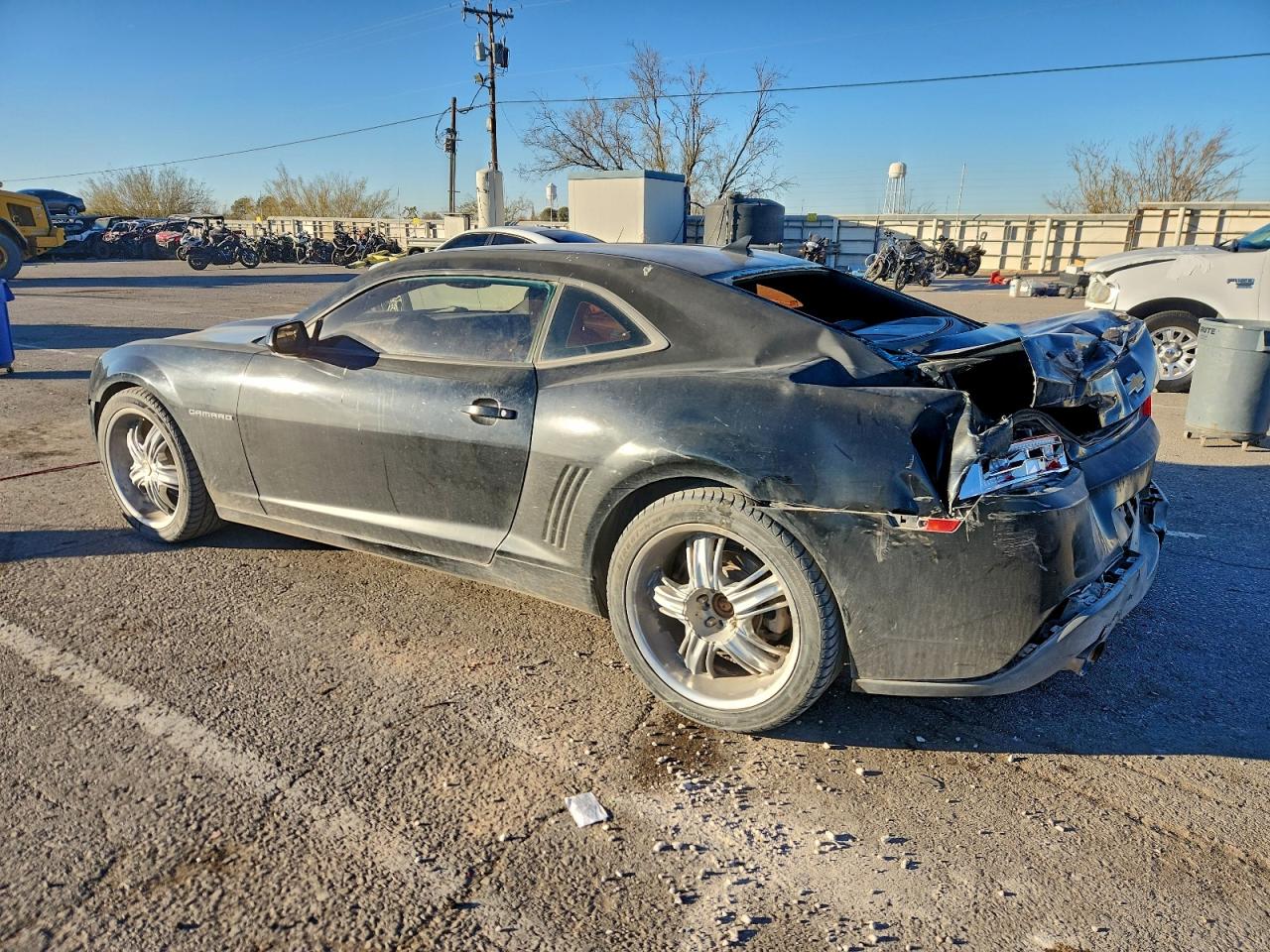 2015 CHEVROLET CAMARO LT photo 2