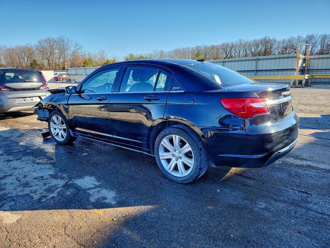 2013 CHRYSLER 200 TOURING photo 2