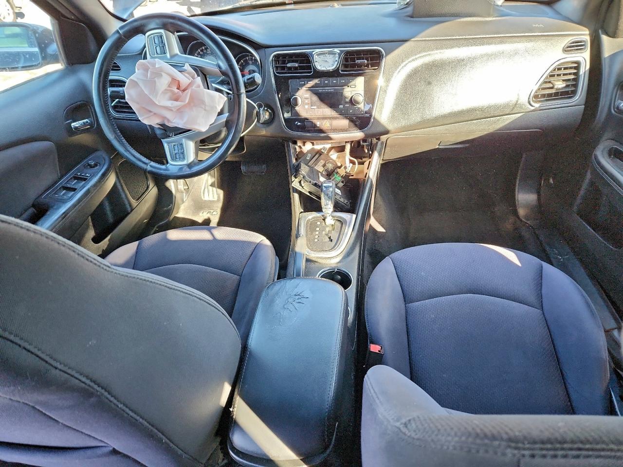 2013 CHRYSLER 200 TOURING photo 8