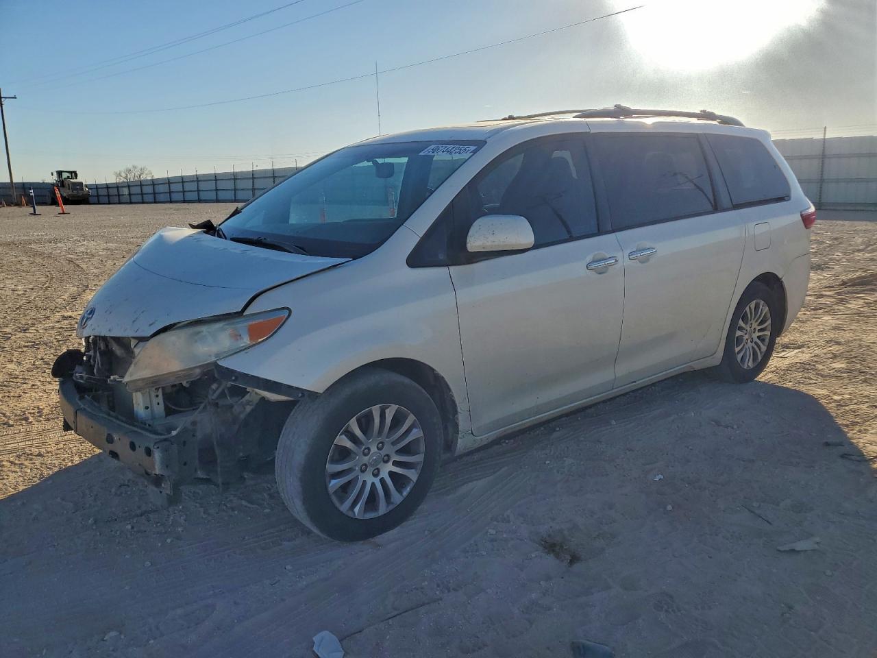 2017 TOYOTA SIENNA