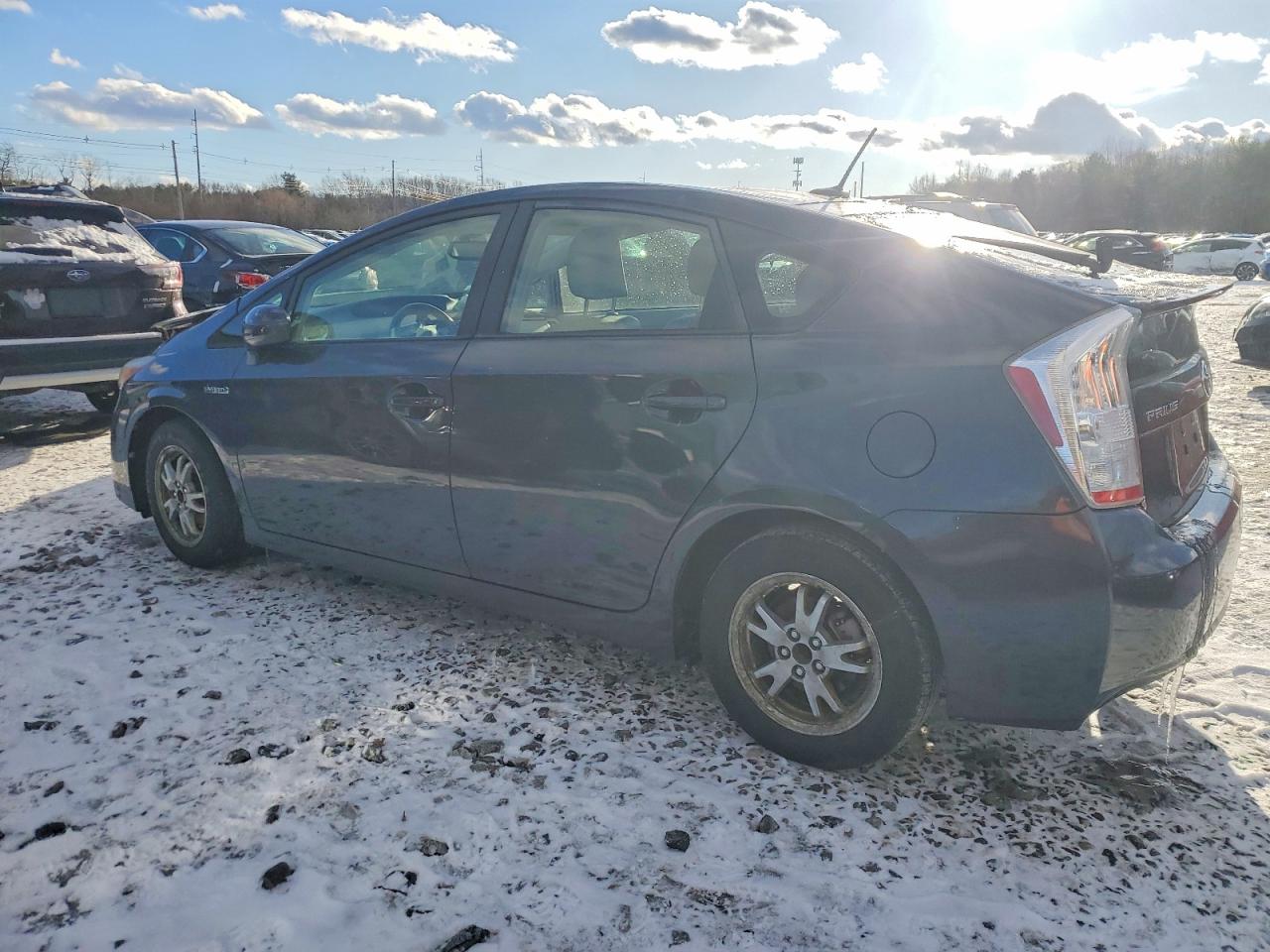 2011 TOYOTA PRIUS photo 2