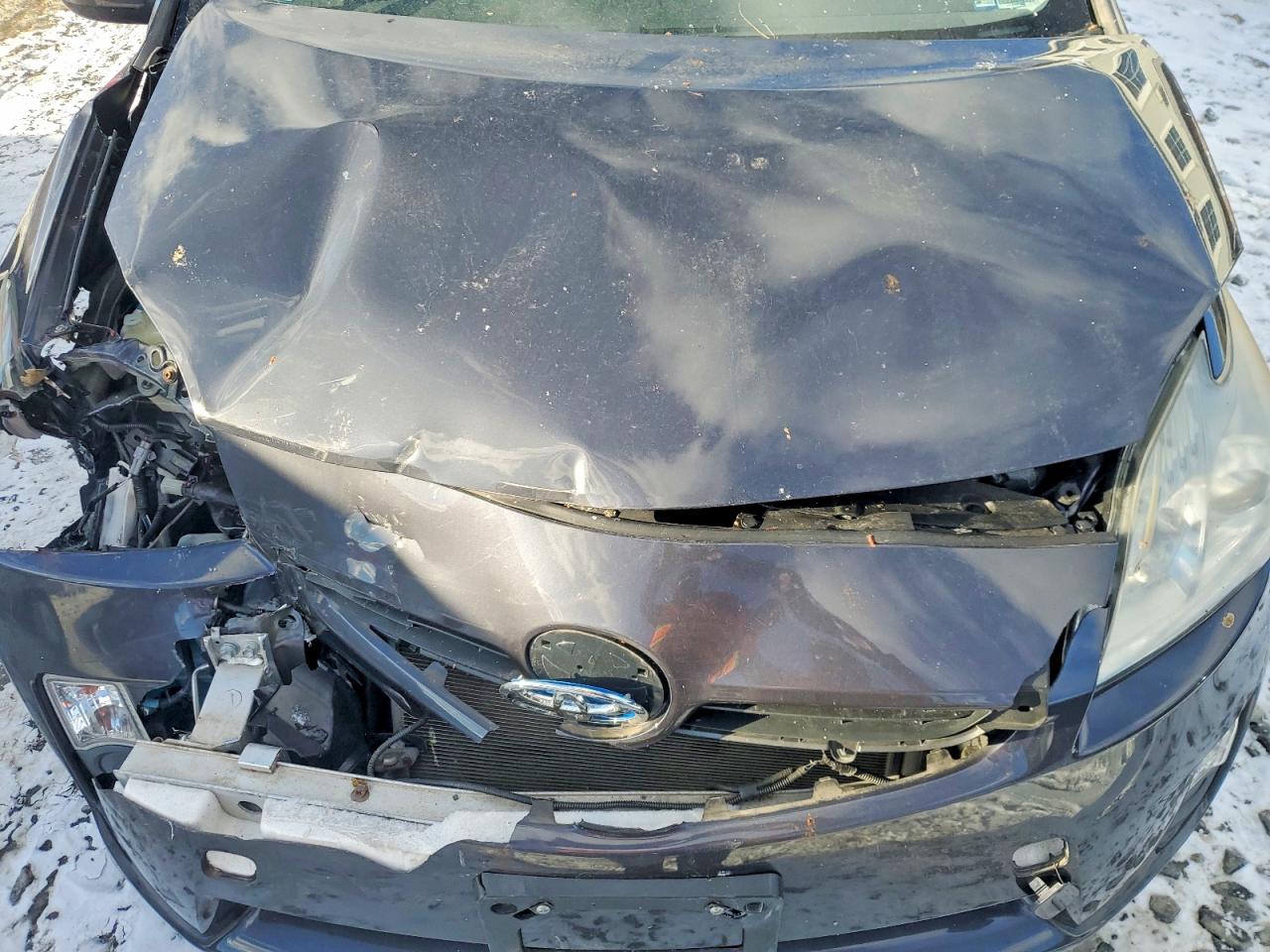 2011 TOYOTA PRIUS photo 11