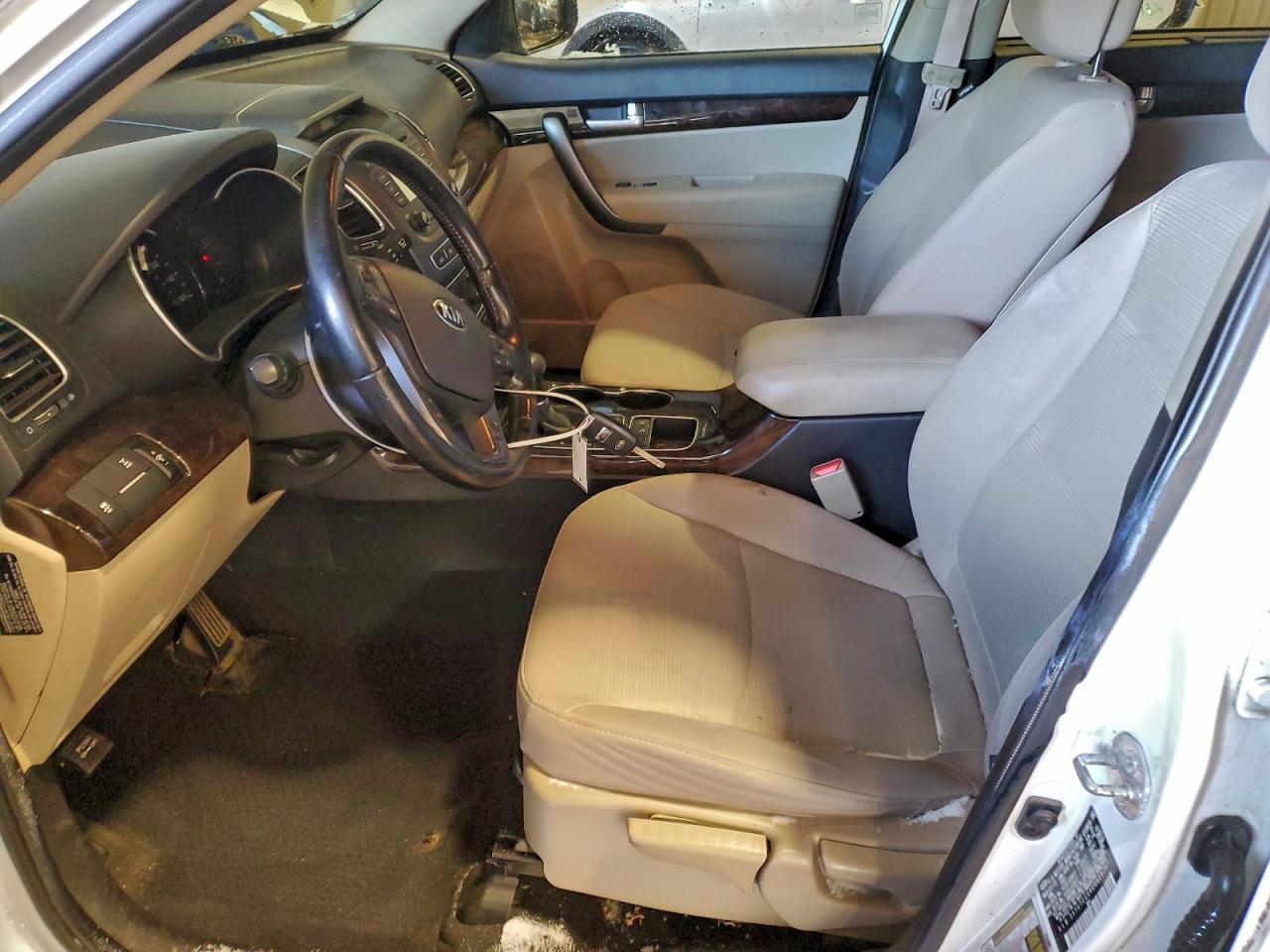 2014 KIA SORENTO LX photo 7