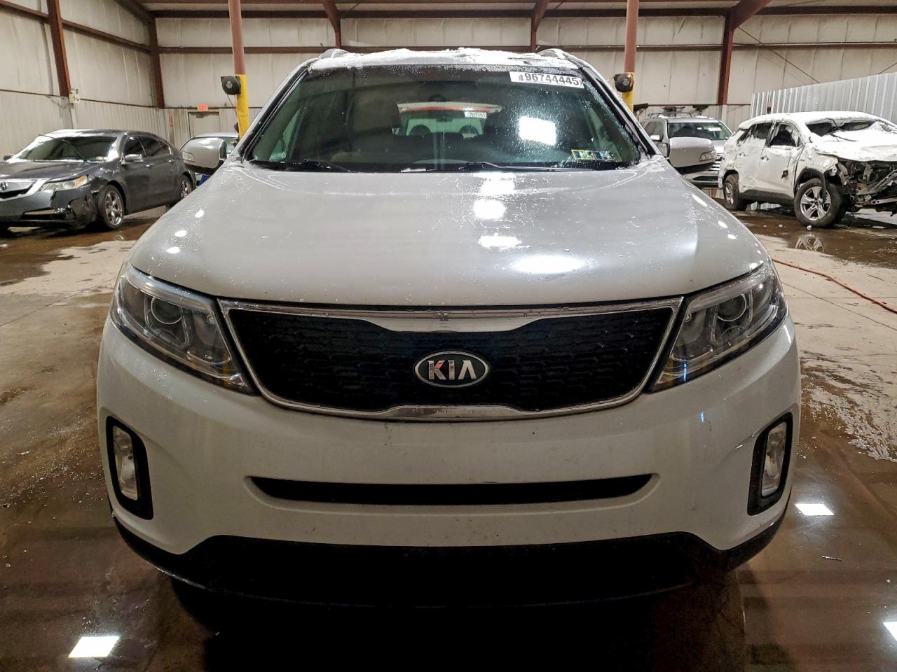 2014 KIA SORENTO LX photo 5