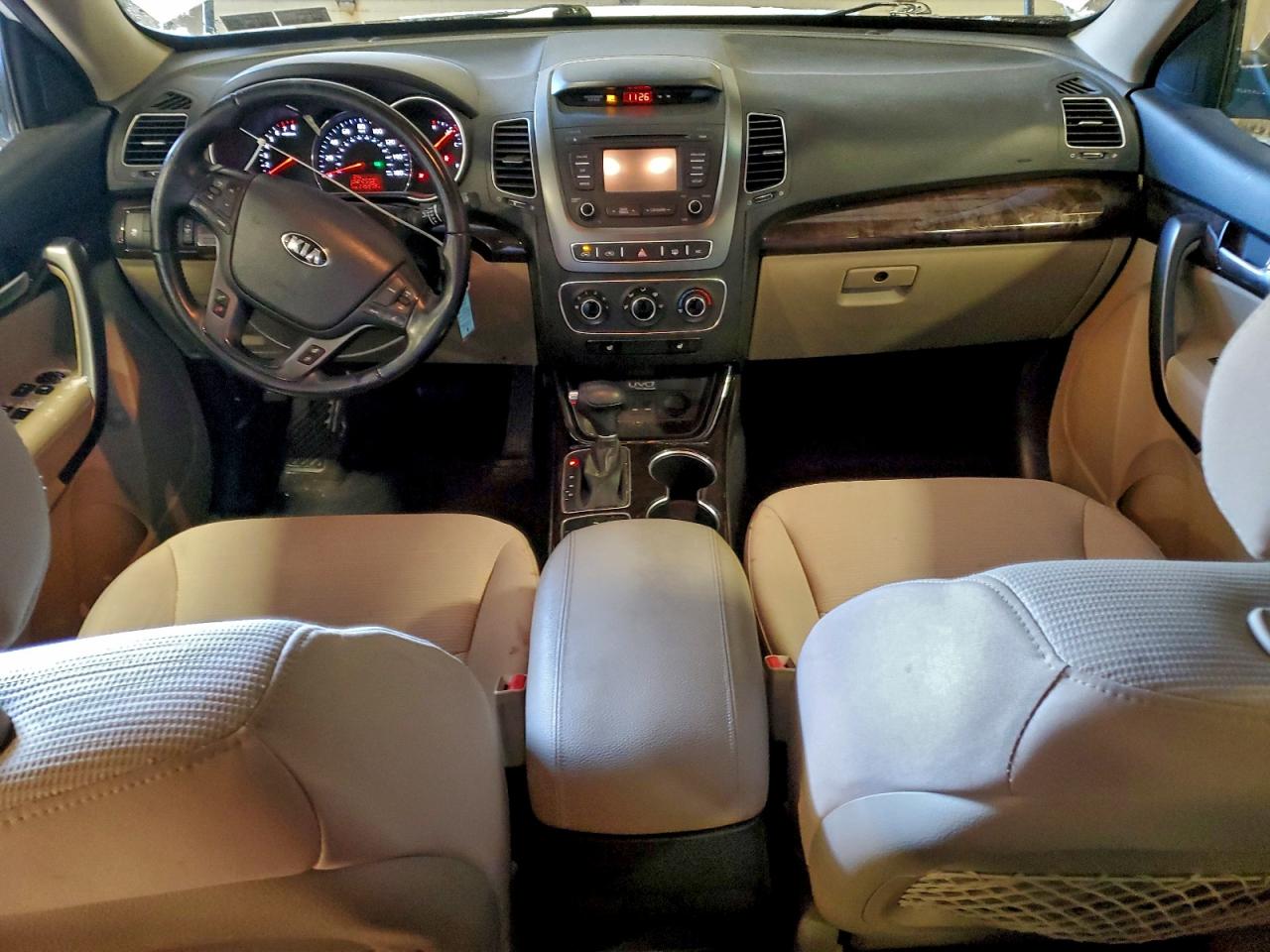 2014 KIA SORENTO LX photo 8