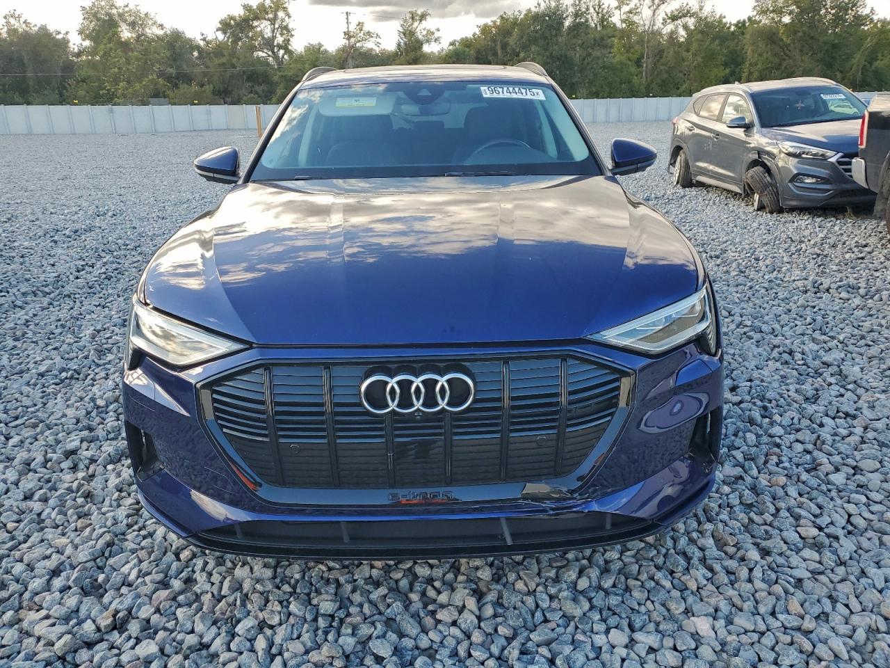 2022 AUDI E-TRON PREMIUM photo 5