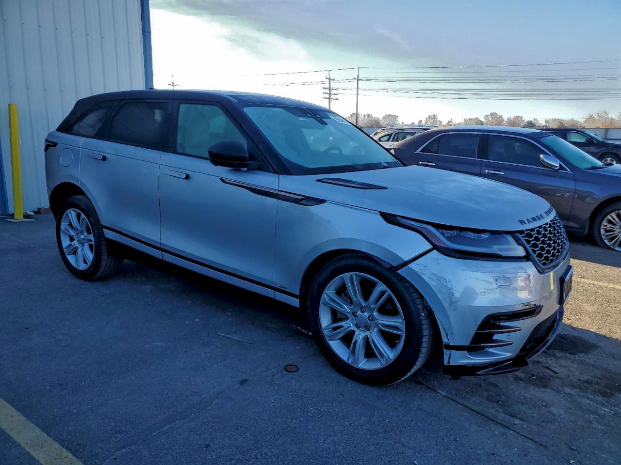 2020 LAND ROVER RANGE ROVER VELAR R-DYNAMIC S photo 4