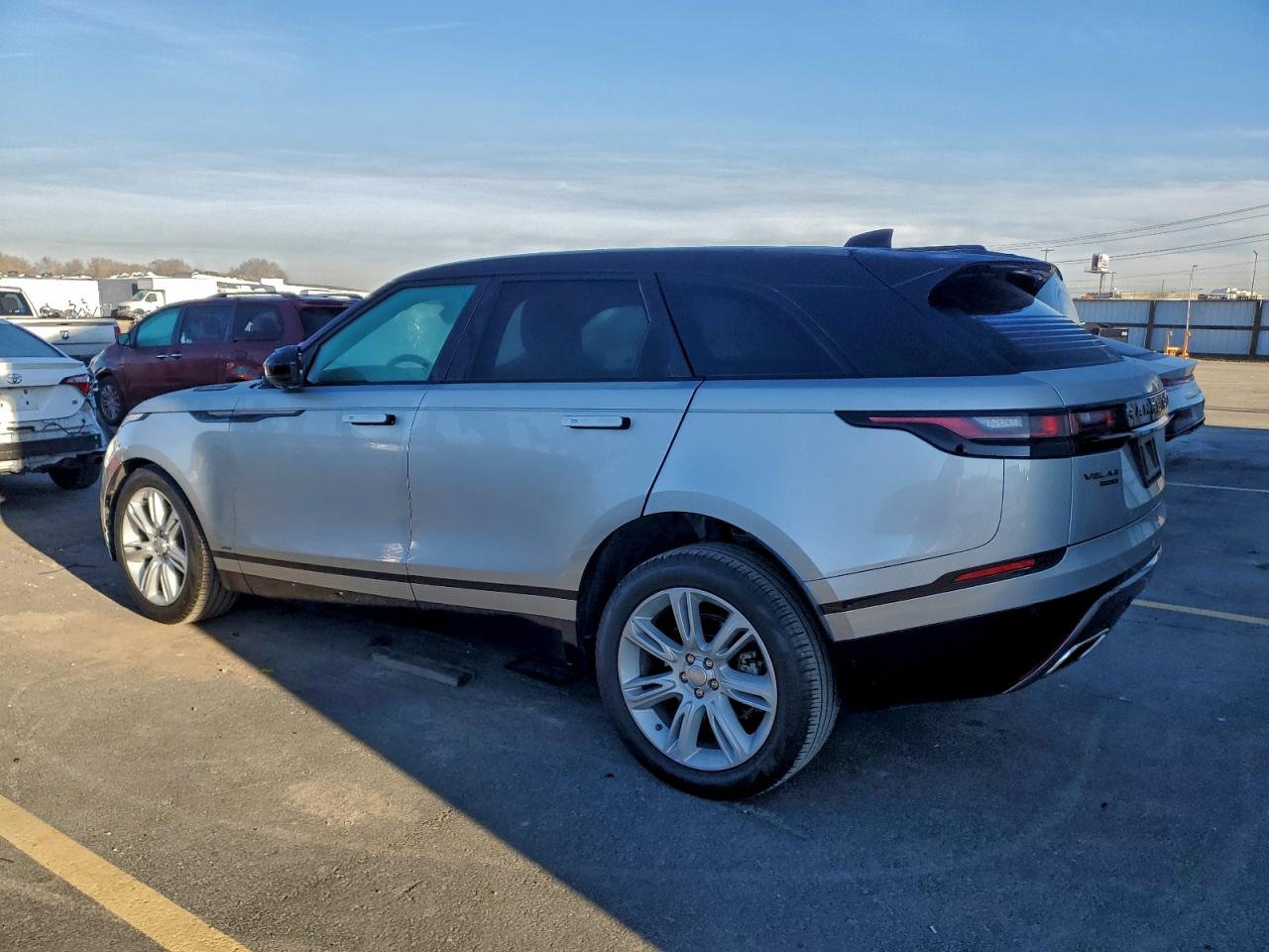 2020 LAND ROVER RANGE ROVER VELAR R-DYNAMIC S photo 2