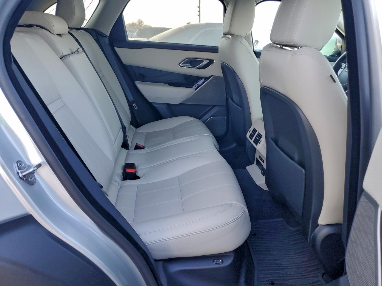 2020 LAND ROVER RANGE ROVER VELAR R-DYNAMIC S photo 11