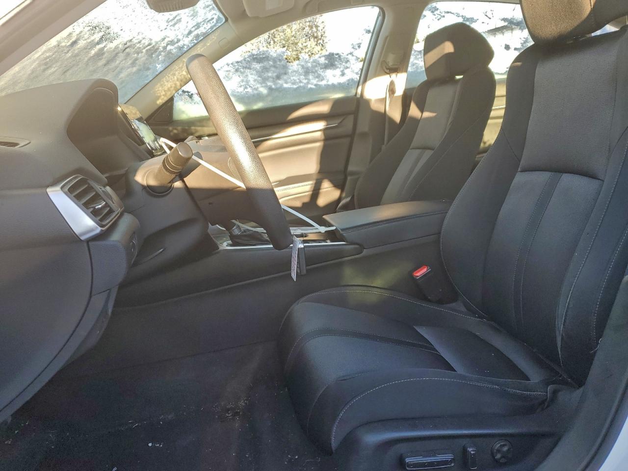 2018 HONDA ACCORD EX photo 7