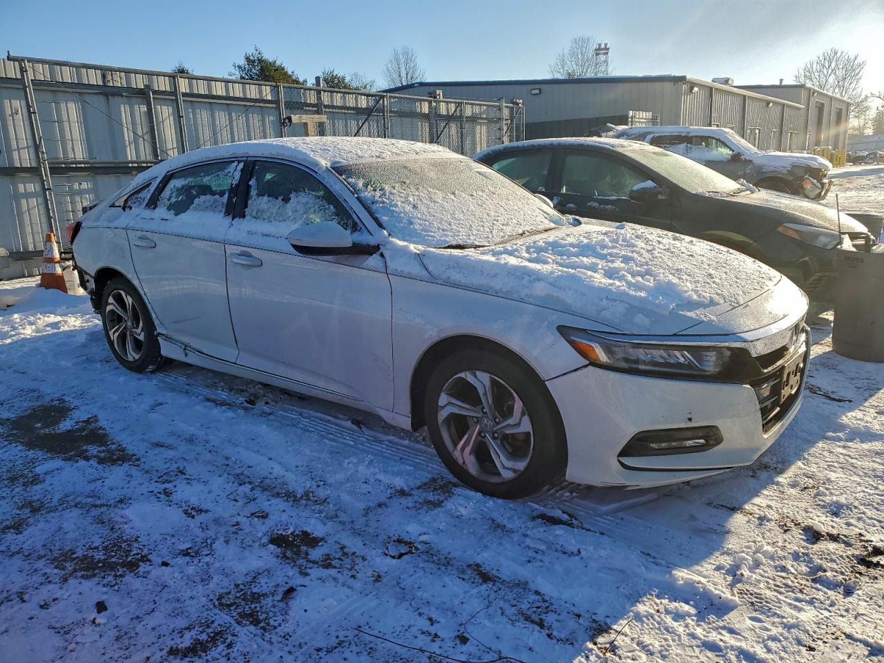 2018 HONDA ACCORD EX photo 4