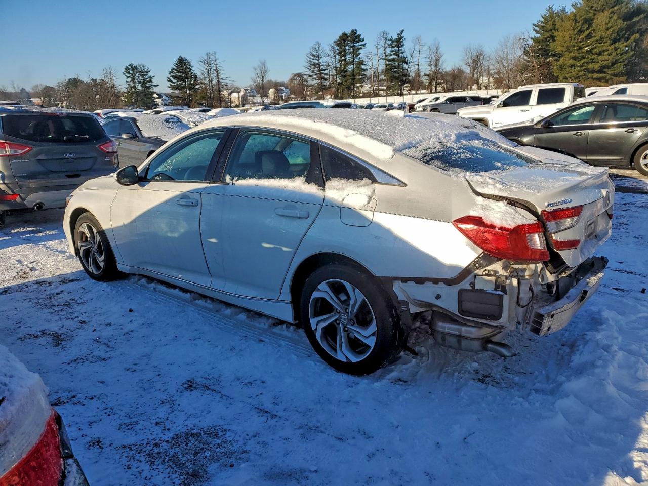2018 HONDA ACCORD EX photo 2