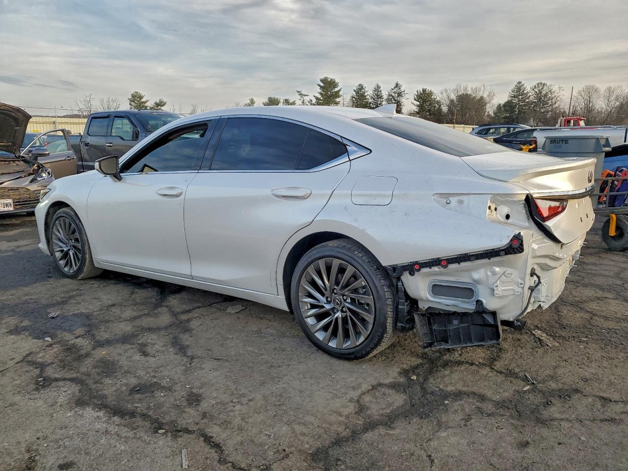 2025 LEXUS ES 350 BASE photo 2