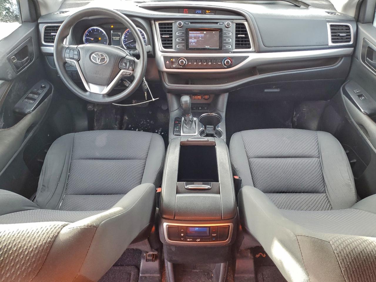 2019 TOYOTA HIGHLANDER LE photo 8