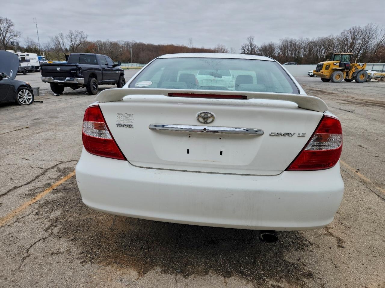 2004 TOYOTA CAMRY LE photo 6