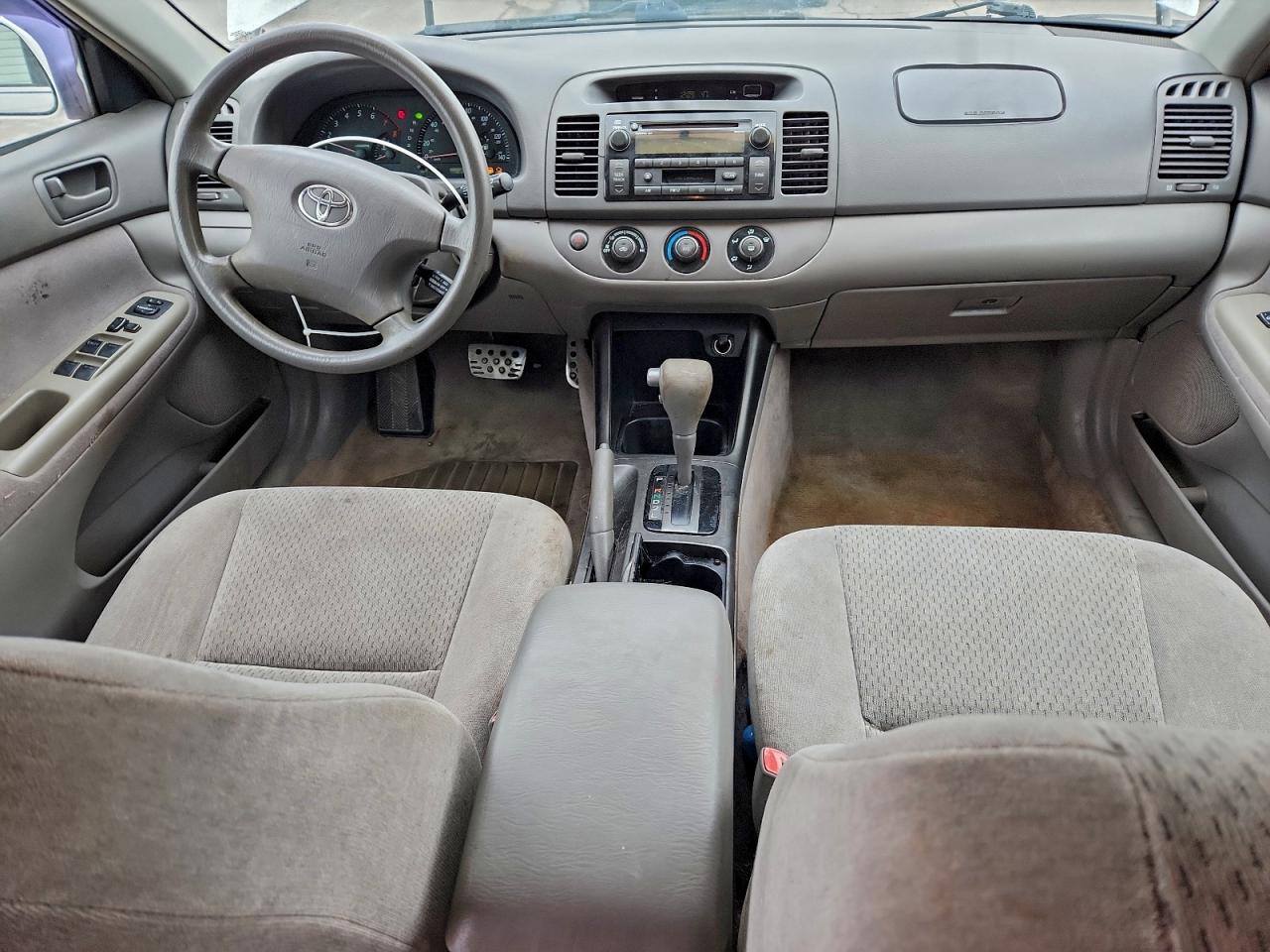 2004 TOYOTA CAMRY LE photo 8