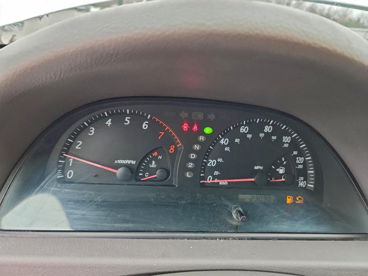 2004 TOYOTA CAMRY LE photo 9