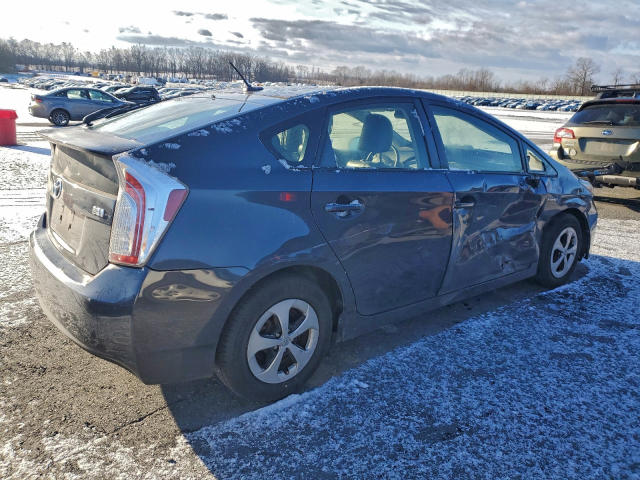 2013 TOYOTA PRIUS photo 3
