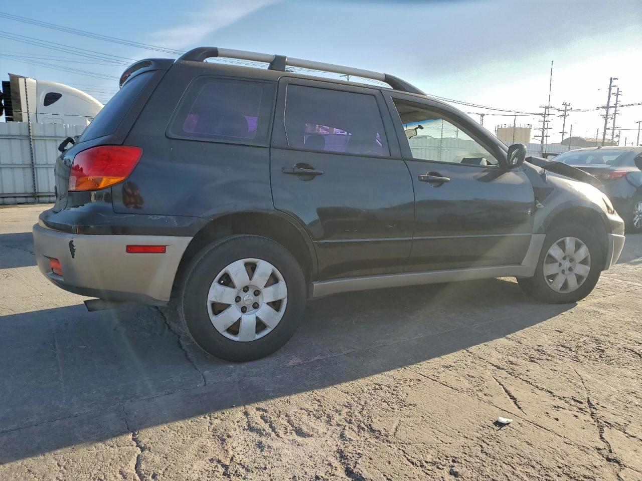 2003 MITSUBISHI OUTLANDER LS photo 3