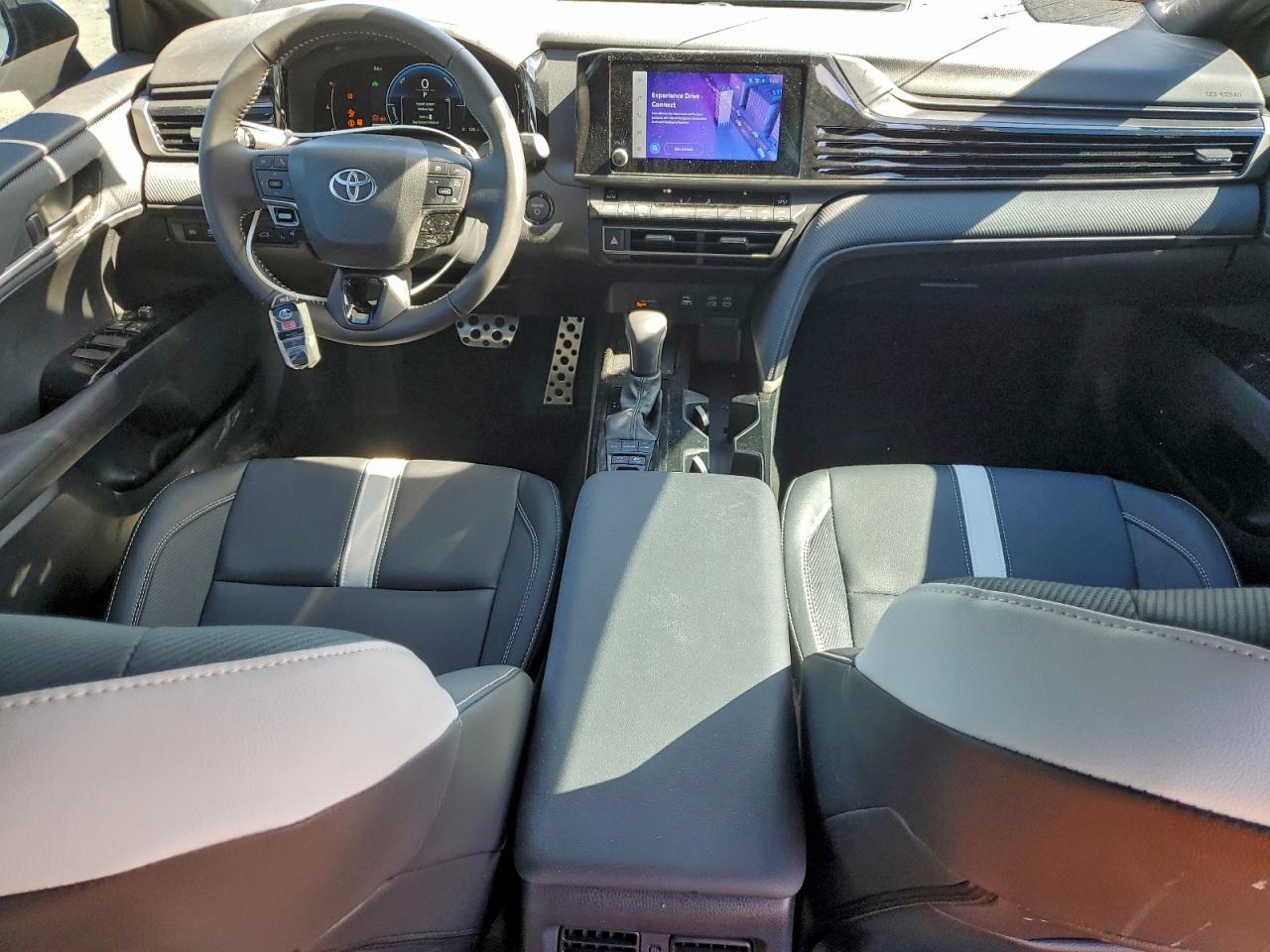 2025 TOYOTA CAMRY XSE photo 8