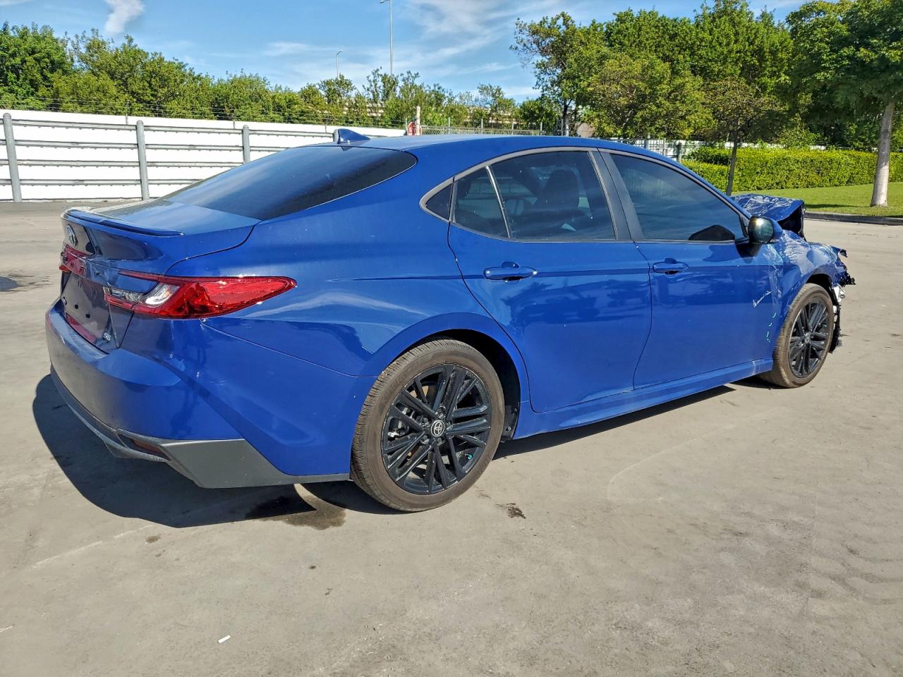 2025 TOYOTA CAMRY XSE photo 3