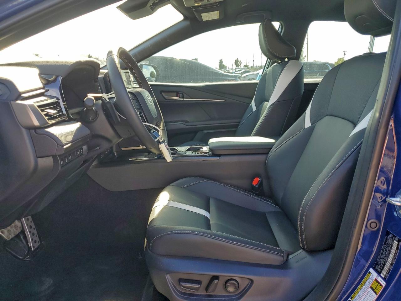 2025 TOYOTA CAMRY XSE photo 7