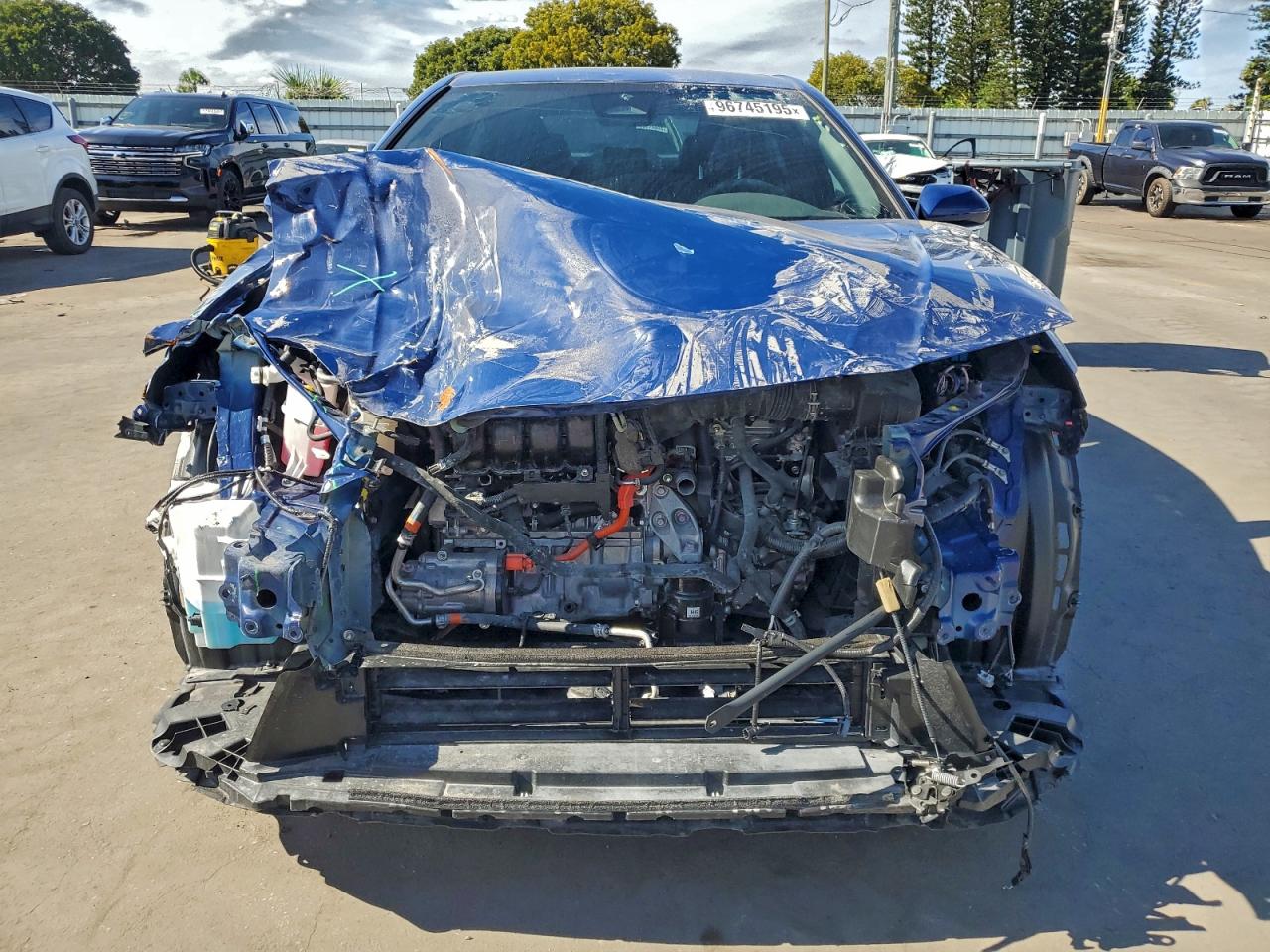 2025 TOYOTA CAMRY XSE photo 5