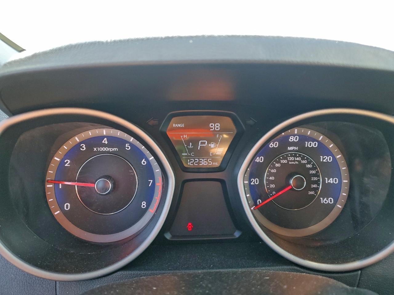 2016 HYUNDAI ELANTRA SE photo 9