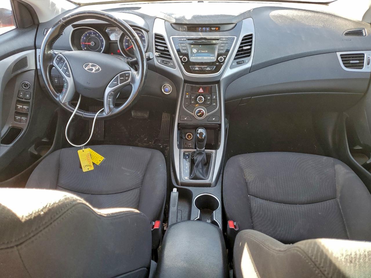 2016 HYUNDAI ELANTRA SE photo 8