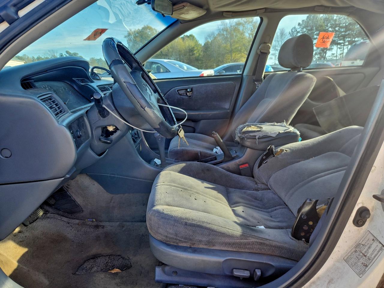 1999 TOYOTA CAMRY CE photo 19