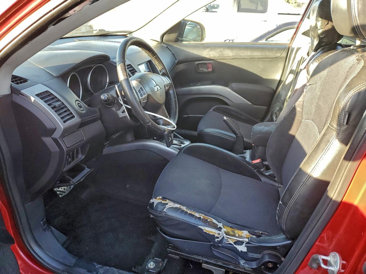 2012 MITSUBISHI OUTLANDER GT photo 7