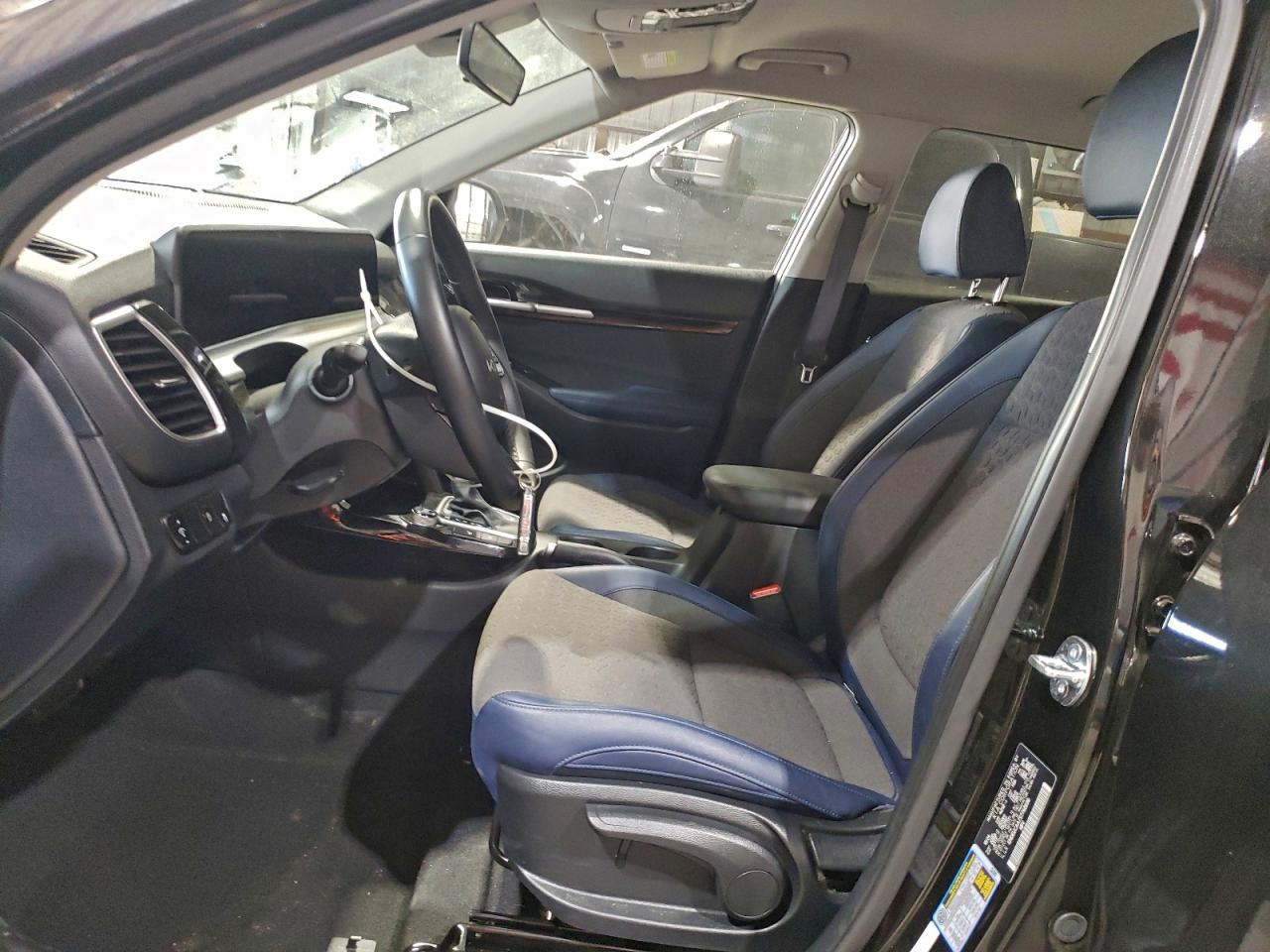 2025 KIA SELTOS S photo 7
