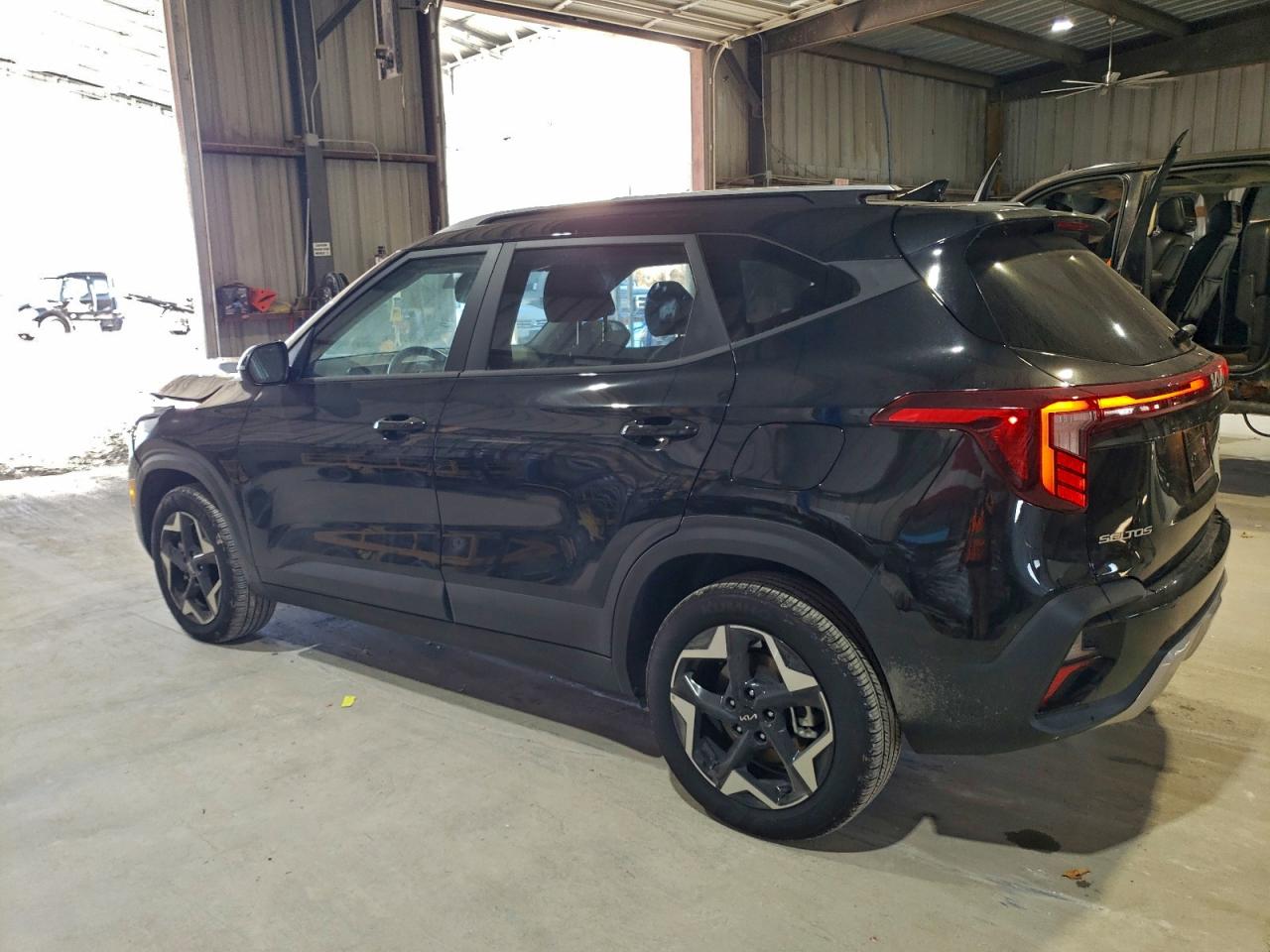 2025 KIA SELTOS S photo 2
