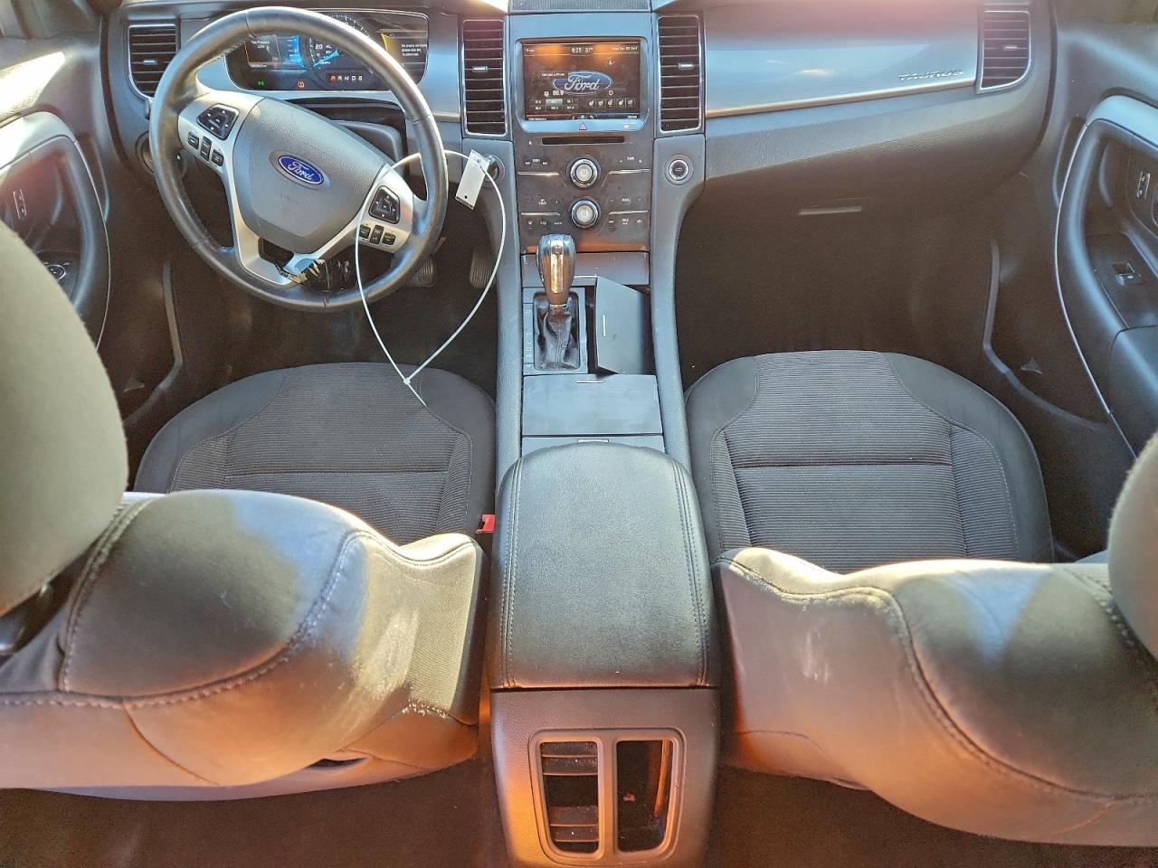 2014 FORD TAURUS SEL photo 8