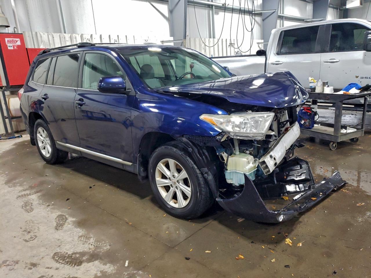 2013 TOYOTA HIGHLANDER BASE photo 4