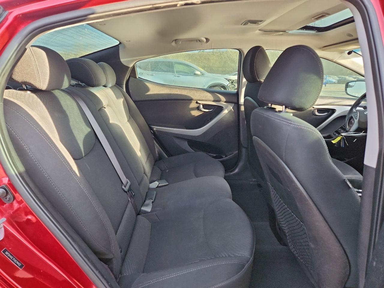 2015 HYUNDAI ELANTRA SE photo 10