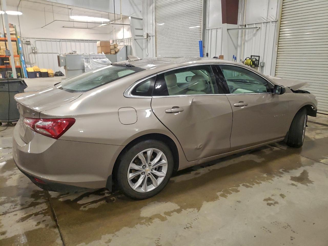 2022 CHEVROLET MALIBU LT photo 3