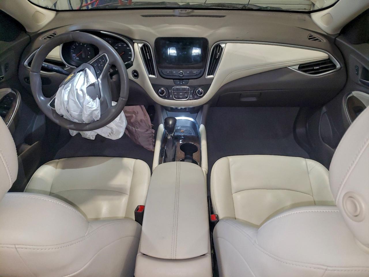 2022 CHEVROLET MALIBU LT photo 8