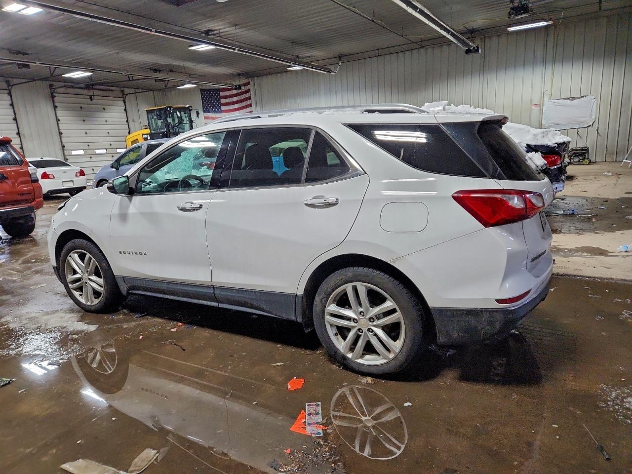 2018 CHEVROLET EQUINOX PREMIER photo 2