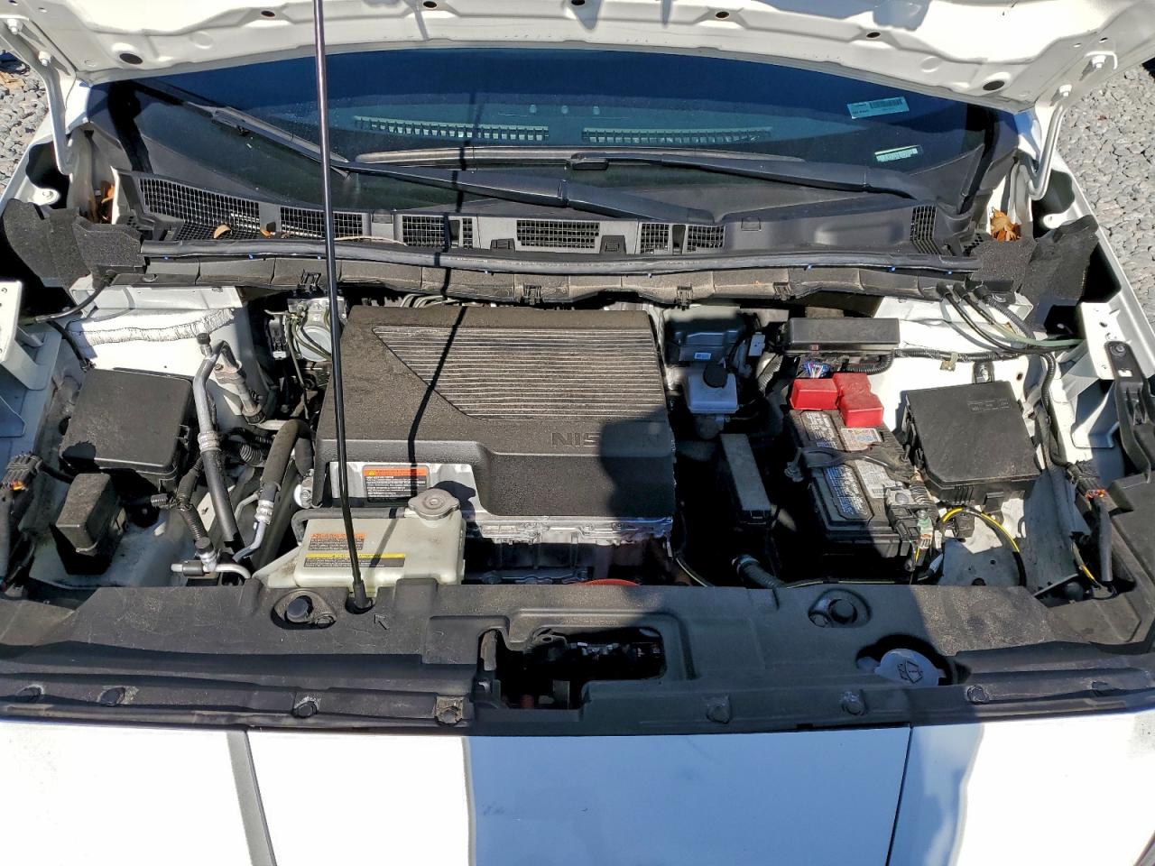 2022 NISSAN LEAF S photo 11