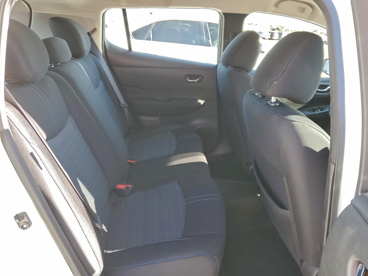 2022 NISSAN LEAF S photo 10
