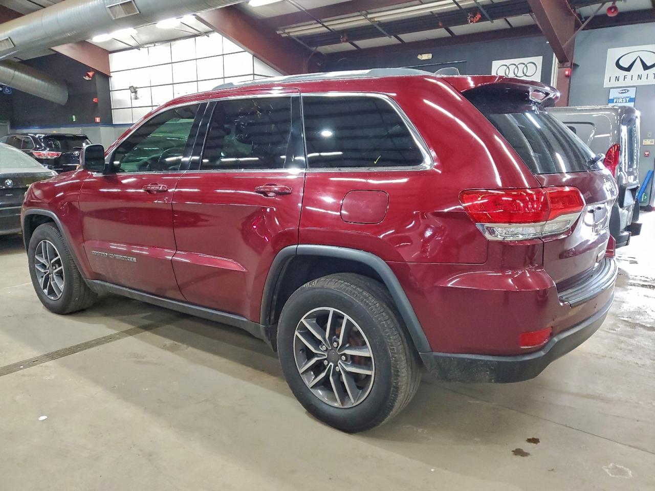 2019 JEEP GRAND CHEROKEE LAREDO photo 2