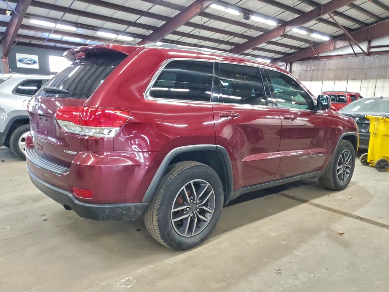 2019 JEEP GRAND CHEROKEE LAREDO photo 3