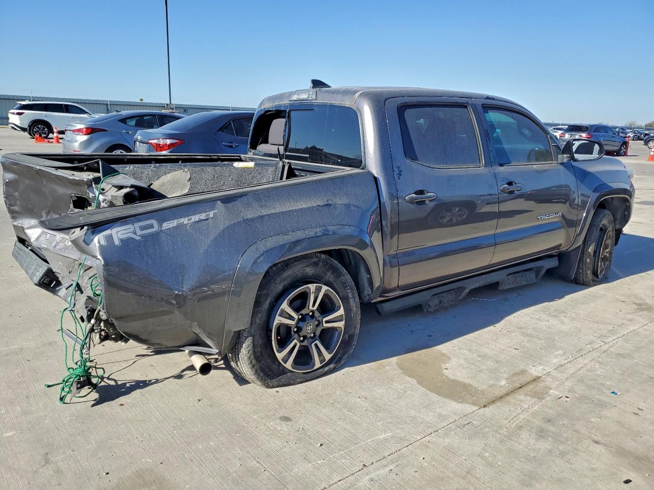 2017 TOYOTA TACOMA DOUBLE CAB photo 3