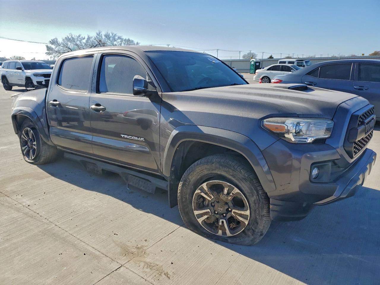2017 TOYOTA TACOMA DOUBLE CAB photo 4